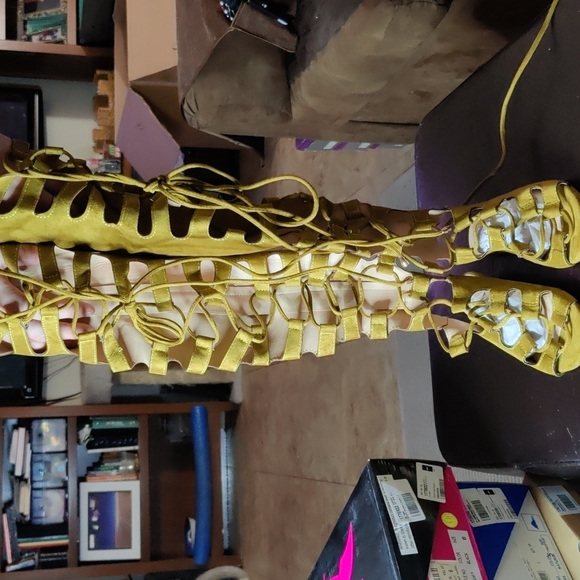 21 Gladiator sandals thigh high! - Picture 5 of 6